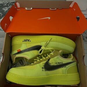 Off white Nike Air Force 1 volt